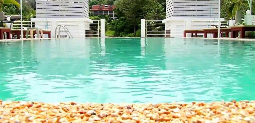 Sharaya Patong Hotel Buitenkant foto