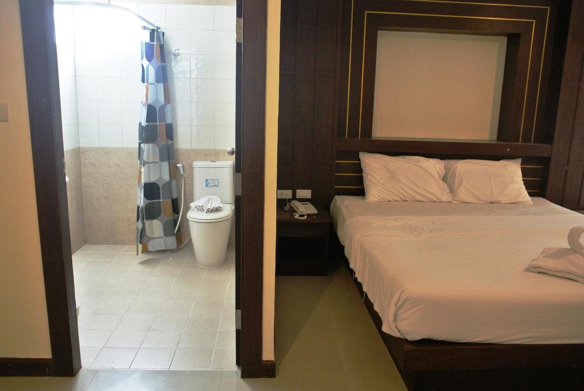 Sharaya Patong Hotel Buitenkant foto