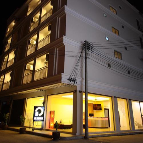 Sharaya Patong Hotel Buitenkant foto