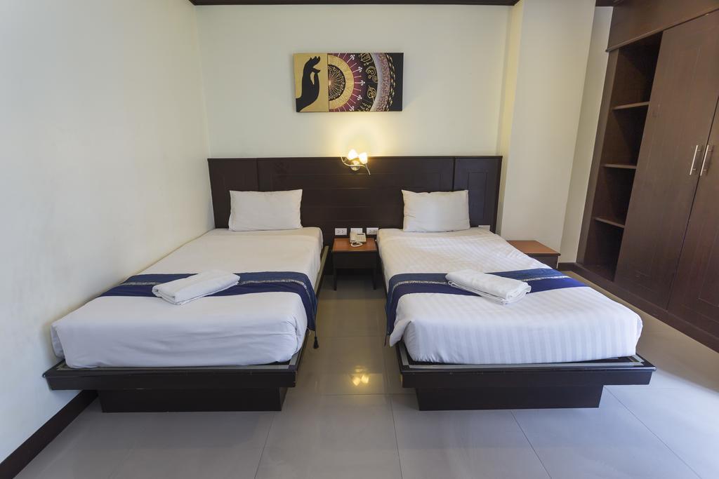 Sharaya Patong Hotel Buitenkant foto