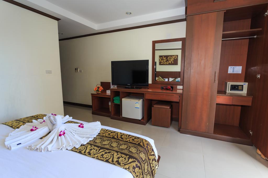 Sharaya Patong Hotel Buitenkant foto