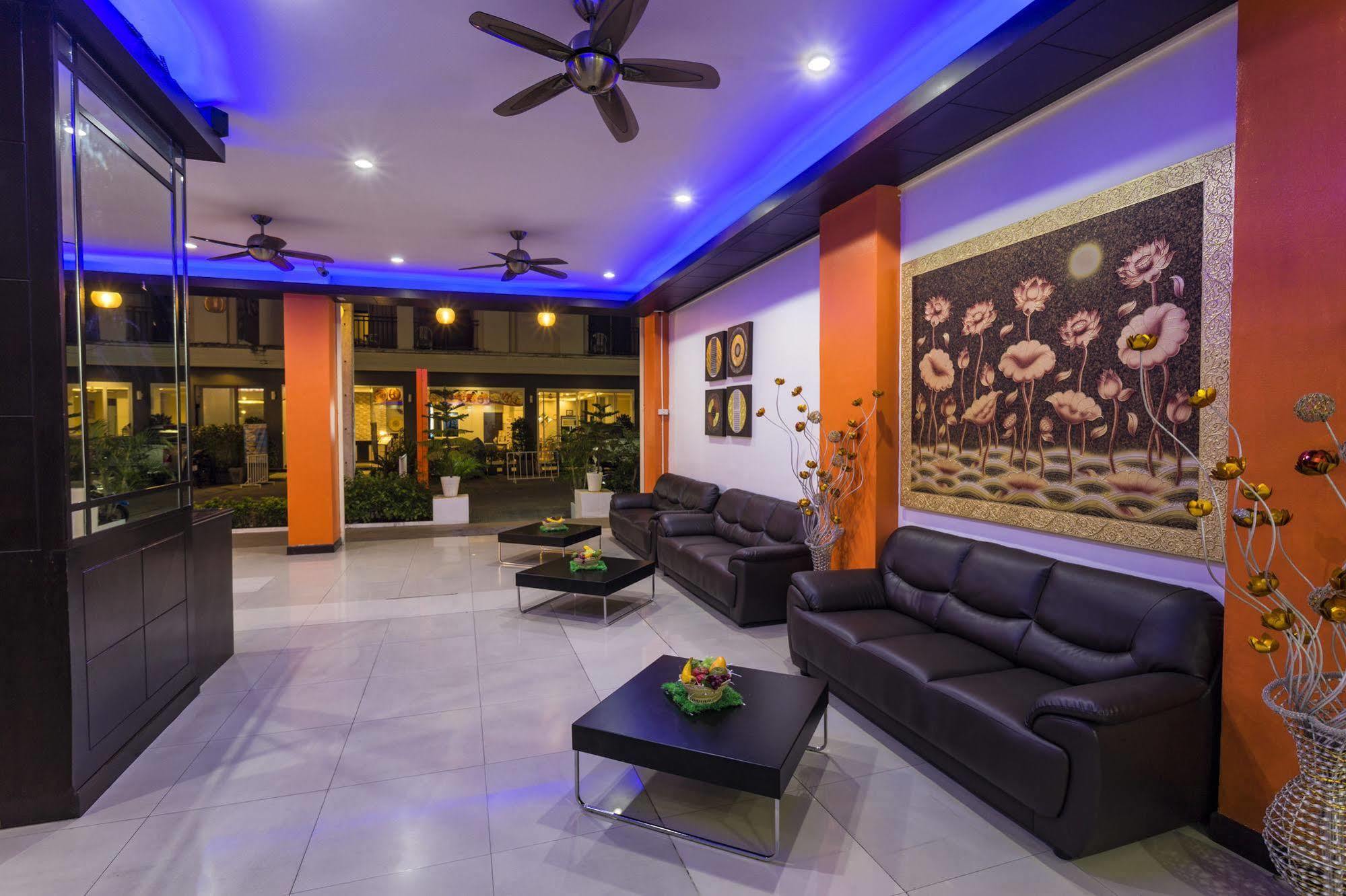 Sharaya Patong Hotel Buitenkant foto