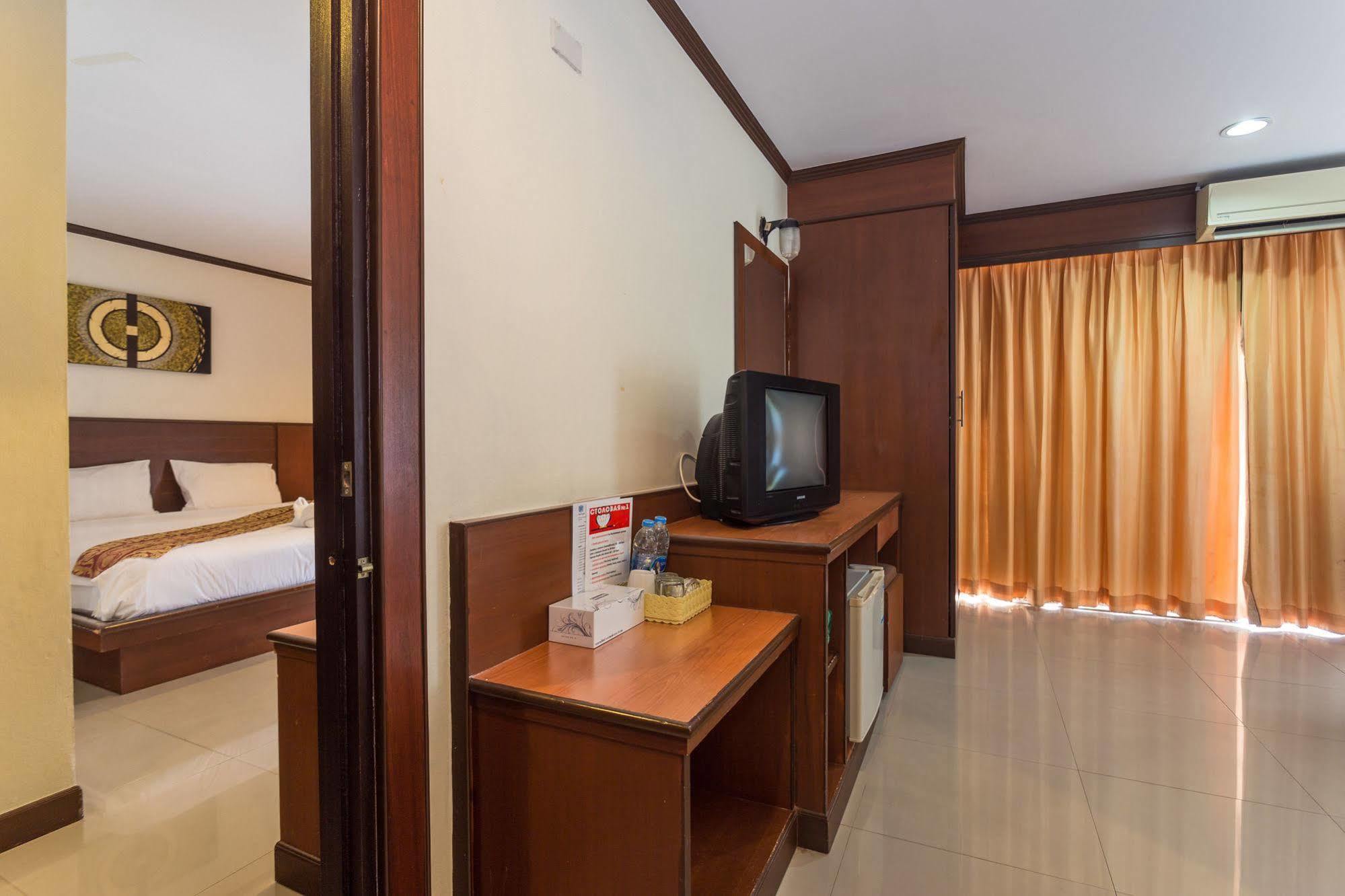 Sharaya Patong Hotel Buitenkant foto