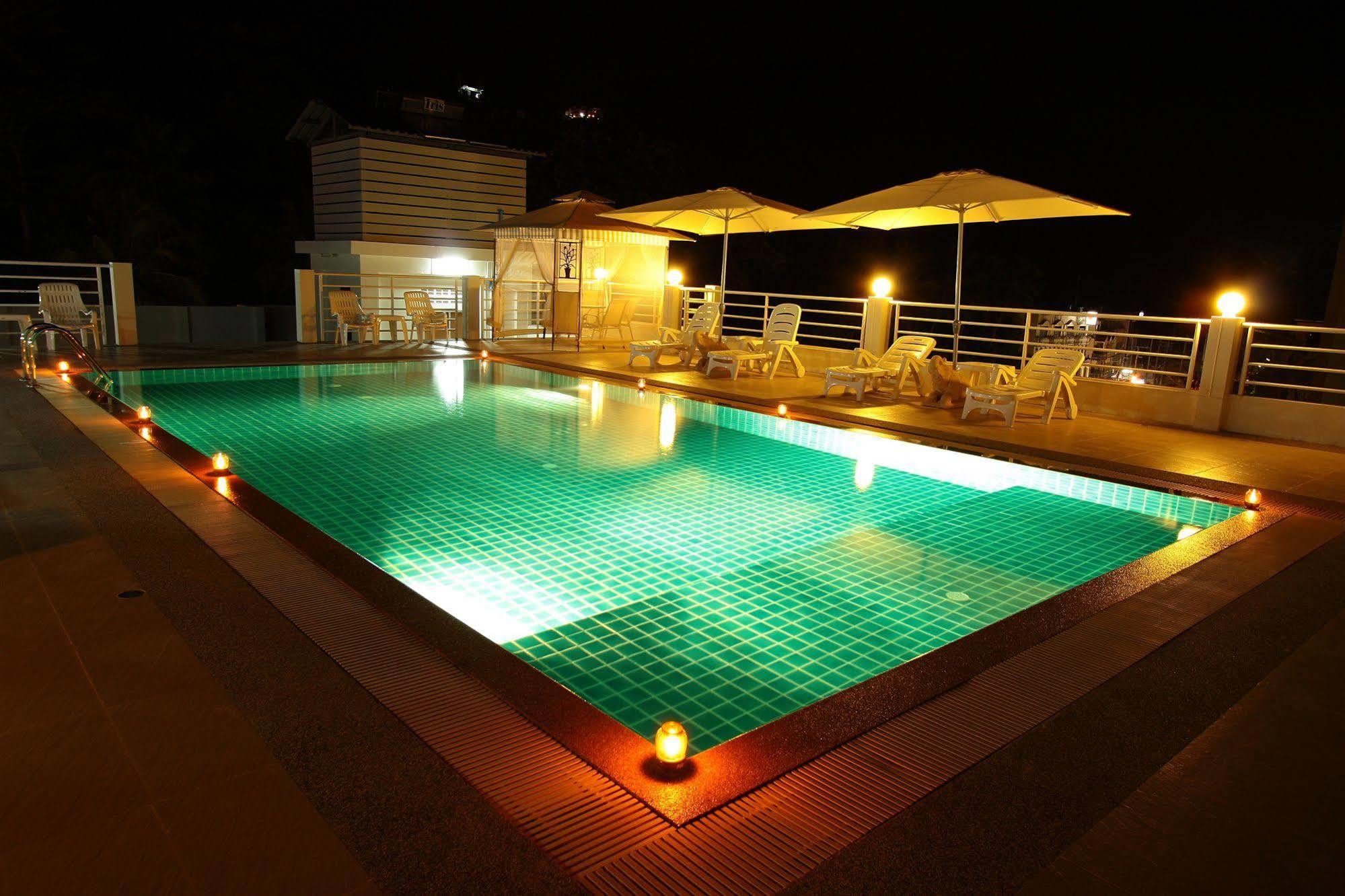 Sharaya Patong Hotel Buitenkant foto
