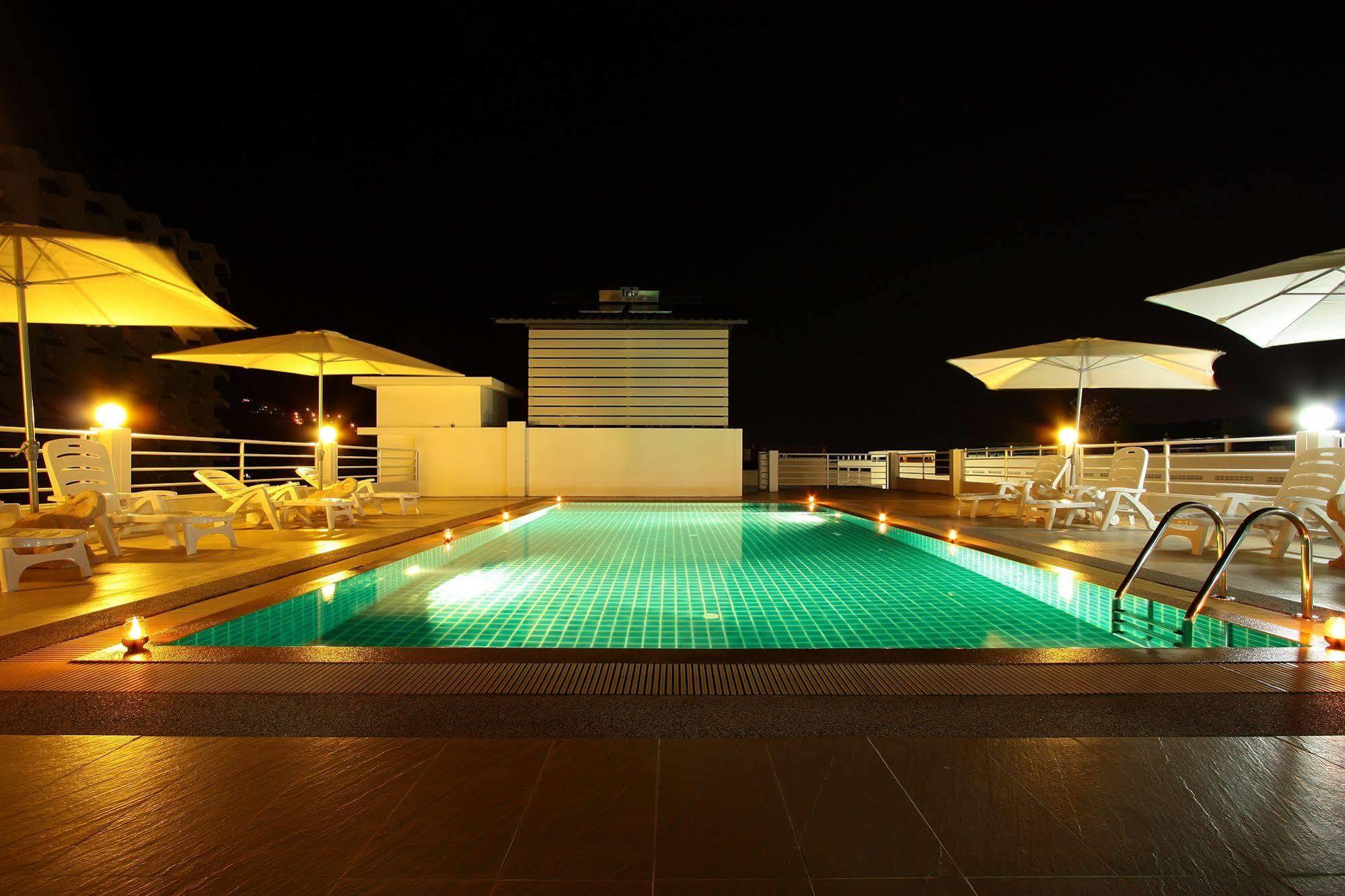 Sharaya Patong Hotel Buitenkant foto